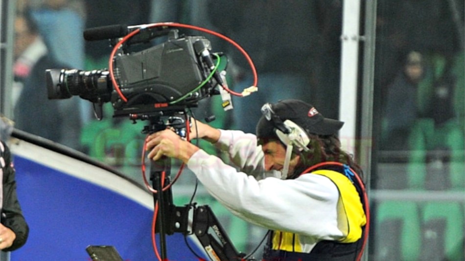 Serie A e diritti tv: arricchire l’aspetto gara e pre-gara, telecamere anche sui pullman e…