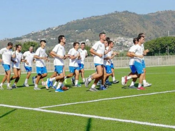 Sant'Agata: calciatore positivo al Covid, stop agli allenamenti e tamponi per tutti