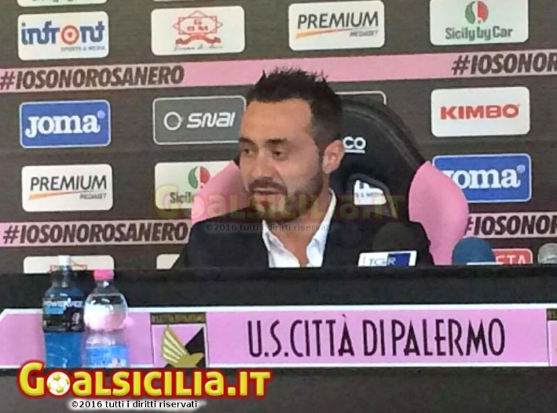Palermo, De Zerbi: «Difesa a 3 o 4 non importa, mi piace gioco di possesso palla»