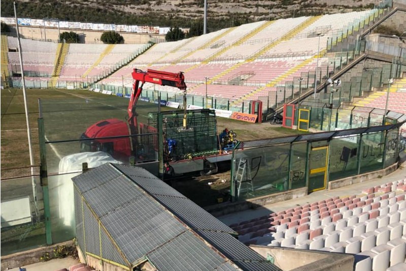 Messina: proseguono i lavori allo 'Scoglio', installati i vetri in Curva Sud
