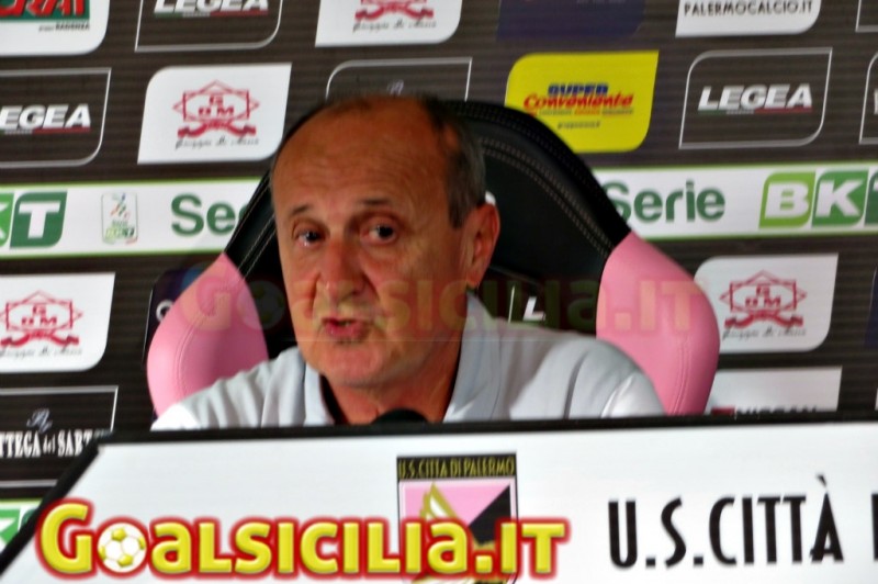 Palermo: Rossi potrebbe rimanere, tanti calciatori con le valigie pronte