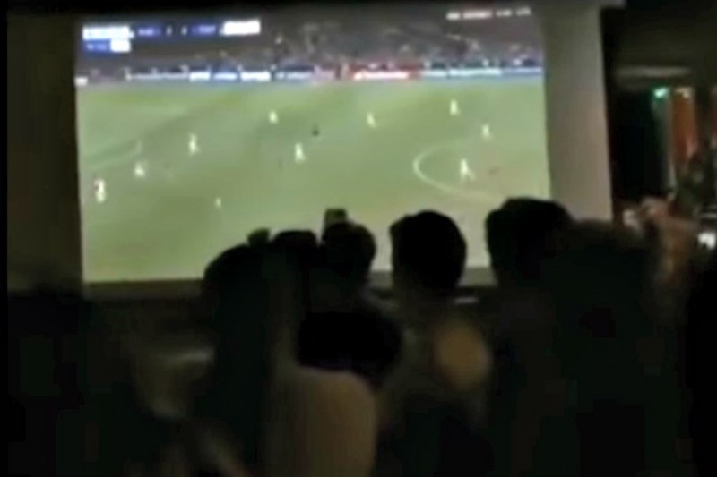 Curiosità, tifosi Ajax: countdown festoso e terribile delusione finale (VIDEO)