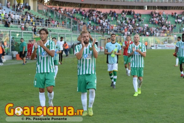Curiosità, Palermo: giocatori del San Tommaso applaudono pubblico che ricambia con standing ovation (VIDEO)