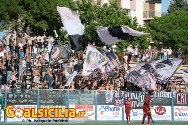 Palermo: superato il Parma, record abbonati di Serie D