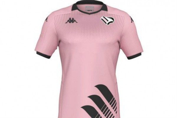 Palermo: pronta la nuova maglia rosanero, presto il debutto