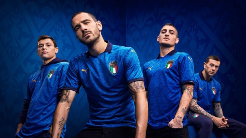 Italia: presentata la nuova maglia della Nazionale (FOTO)