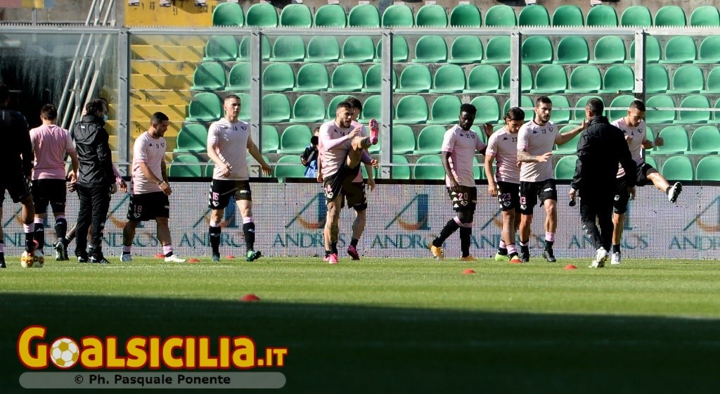Palermo: iniziato il ritiro, squadra arrivata in Campania stamattina e già in campo per gli allenamenti