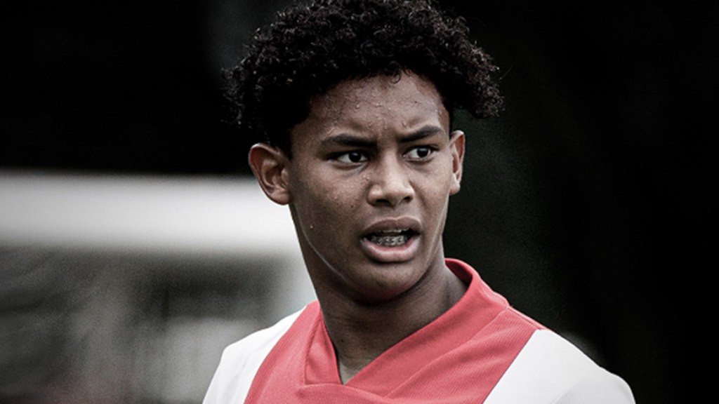 Calcio in lutto: giovane promessa dell’Ajax muore in un incidente stradale