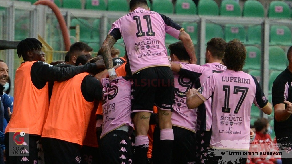 Calciomercato Palermo: piace un difensore del Lecce