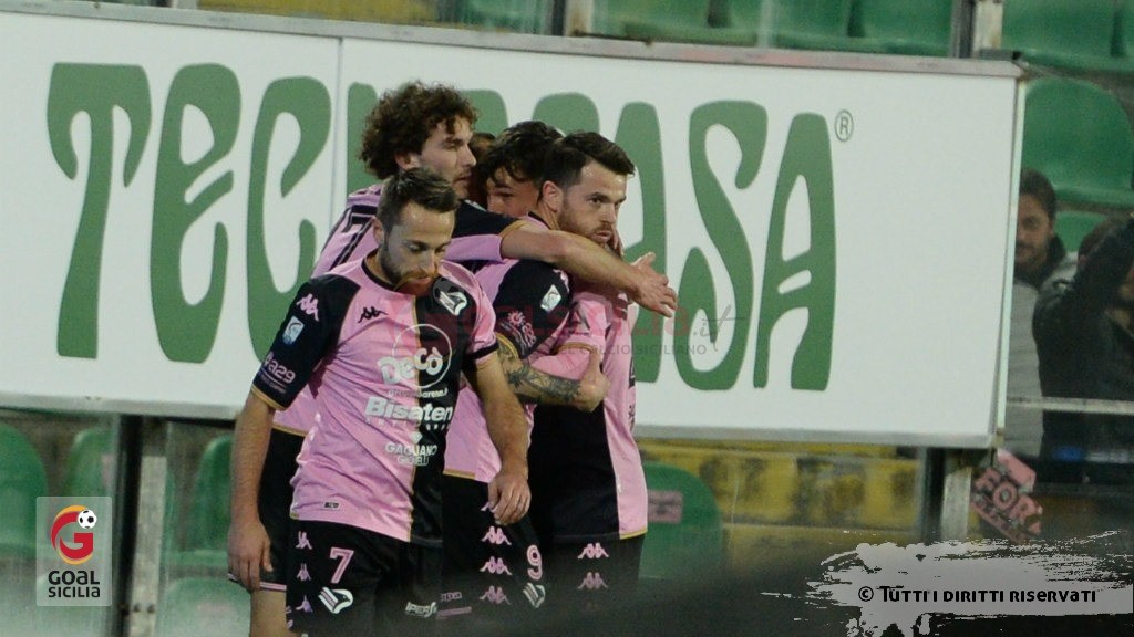 Palermo sontuoso: calato il tris alla Juve Stabia pur giocando in 10 per un’ora-Cronaca e tabellino