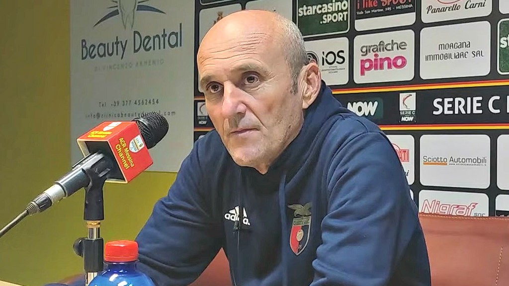 Casertana, Cangelosi: “Messina avversario complicato, a prescindere dalla classifica. Dispiace giocare senza pubblico”