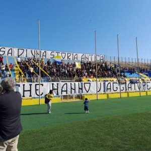 la_gioia_di_un_bambino_davanti_alla_curva_degli_Ultras-1776713654710.jpg--licata_vola_in_serie_d__balsamo_lancia_la_sfida___ora_gli_imprenditori_scendano_in_campo_con_massimino_